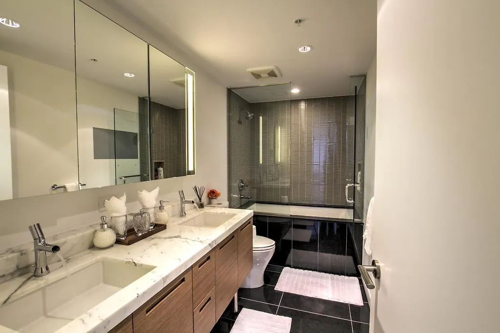 The Residence Club 3*, Vancouver